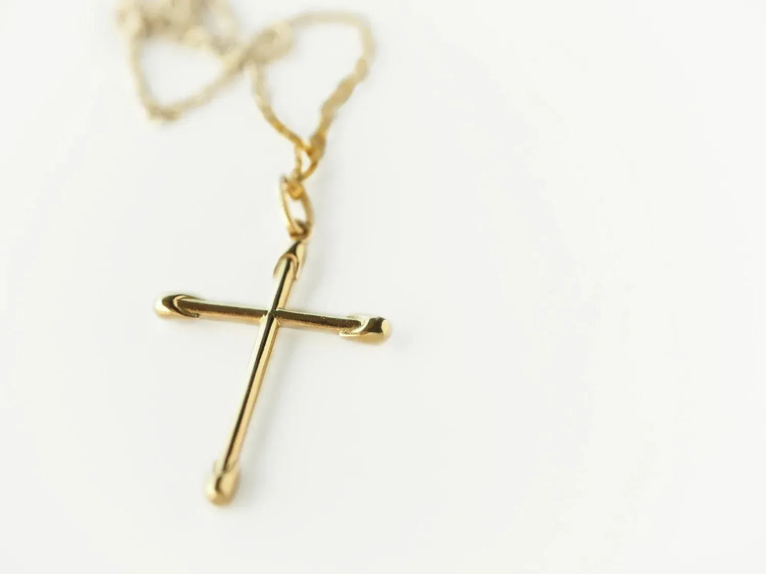 La chaine en or pour baptême : un cadeau intemporel et précieux